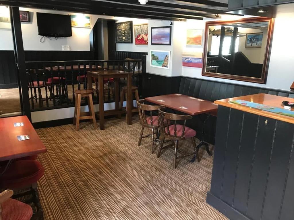 The Swordfish Inn Penzance Bagian luar foto